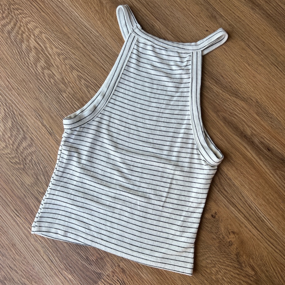 Ribbed hater tank